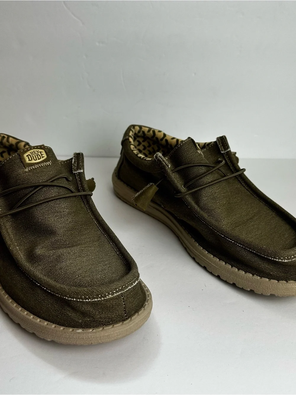 Hey Dude Wally Stretch Loafers Men's Size 10 EU 43 Shoes Tobacco Brown Slip On